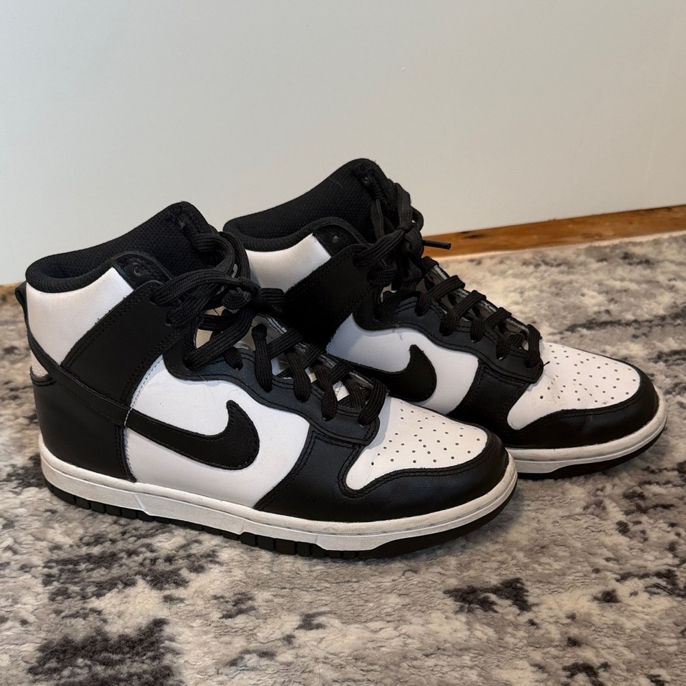Nike Black and White panda Sneakers size 6